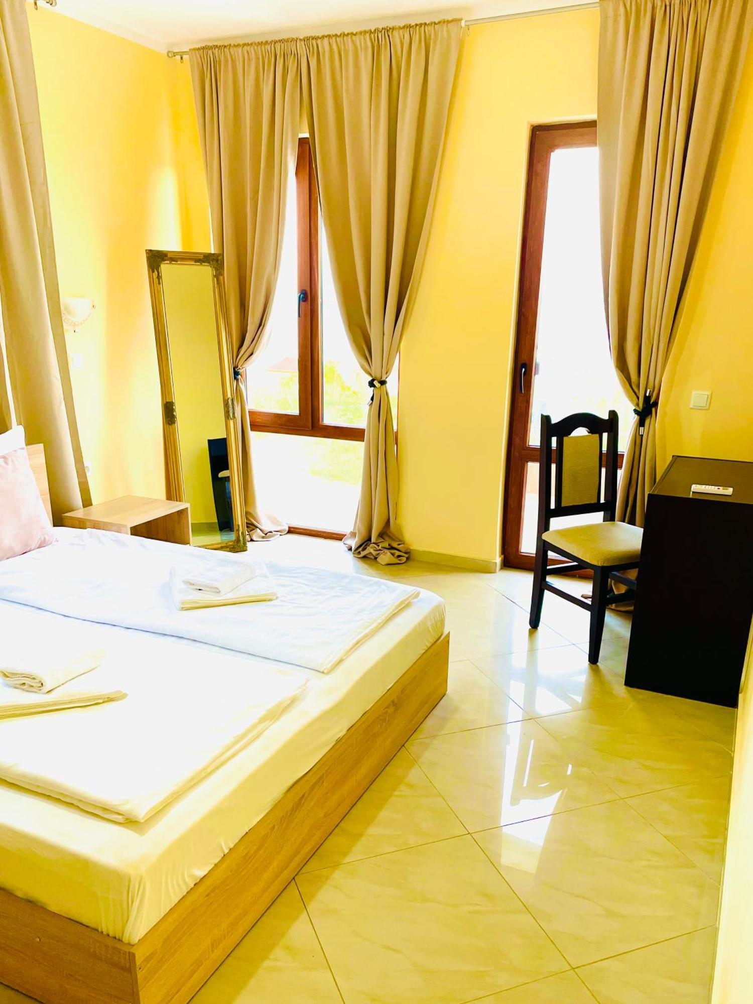 Stefaniya Apartments Sozopol Esterno foto